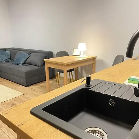 Апартаменти Atrakcyjne Mieszkanie 14 Лодзь